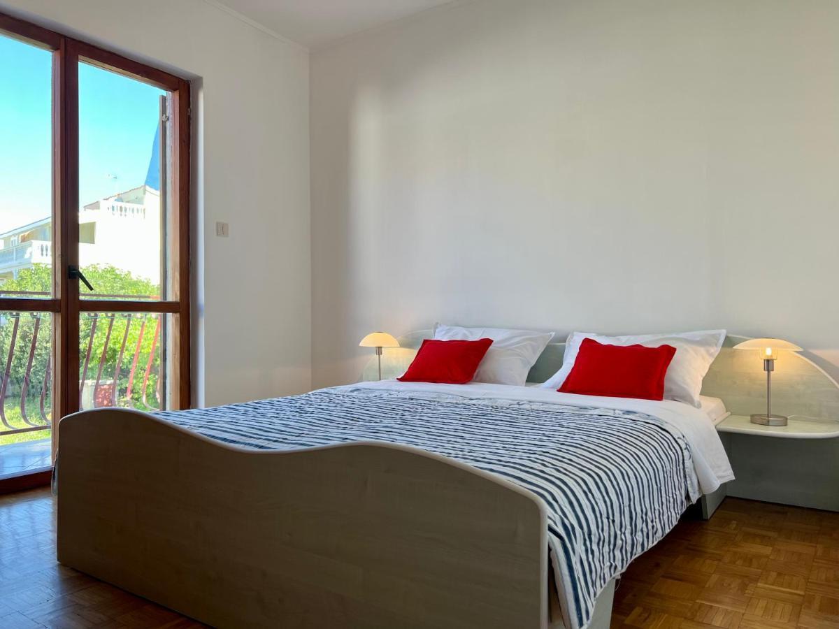 Vodice Center Apartments Bagian luar foto